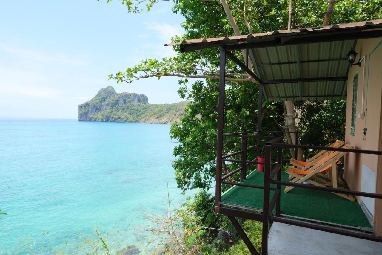 Phi Phi Seaside Bungalow Exteriör bild
