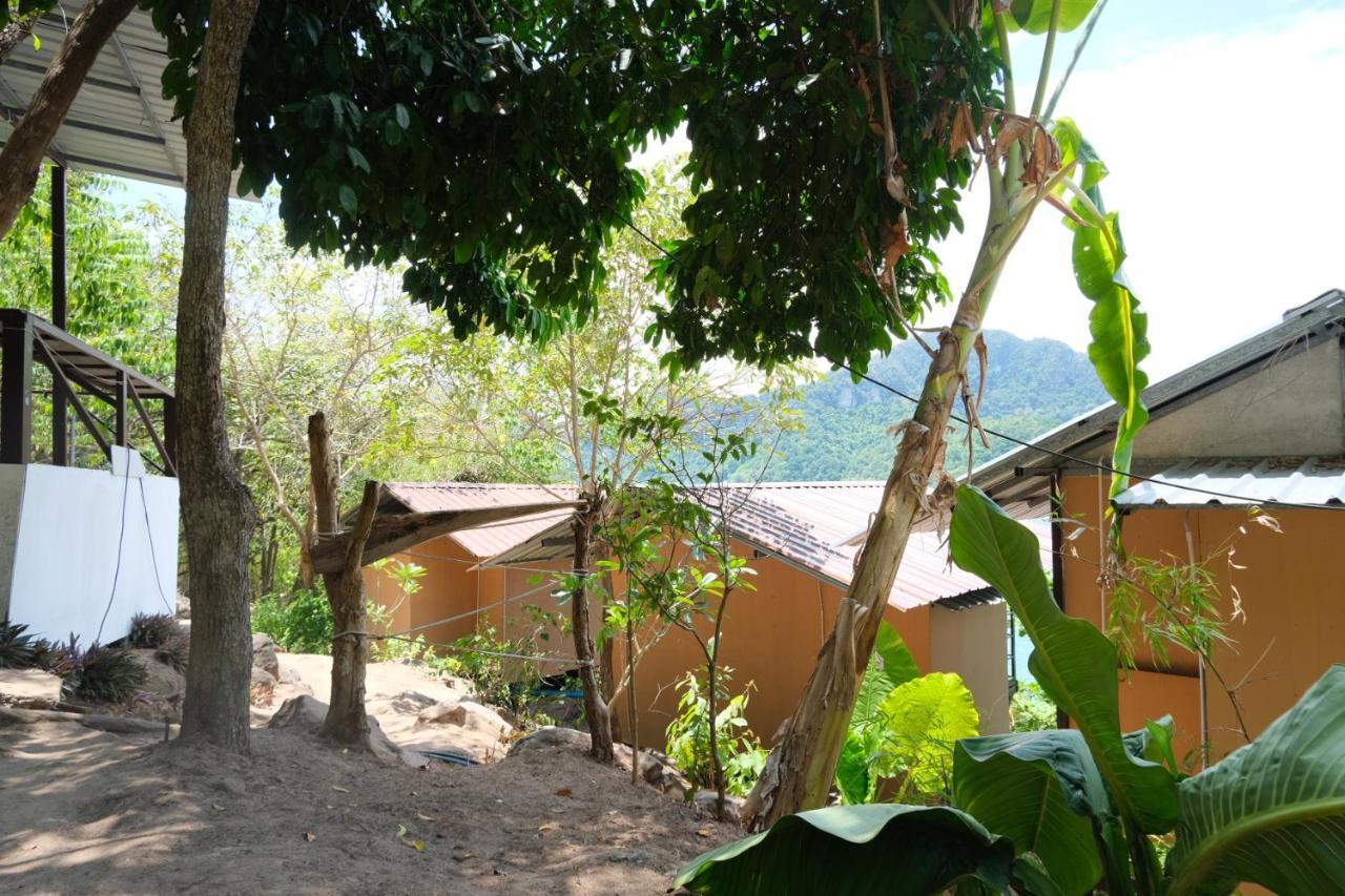 Phi Phi Seaside Bungalow Exteriör bild